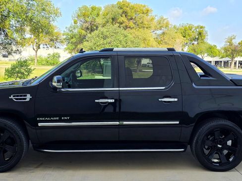 Used 2010 Cadillac Escalade EXT Luxury AWD/4WD image 9