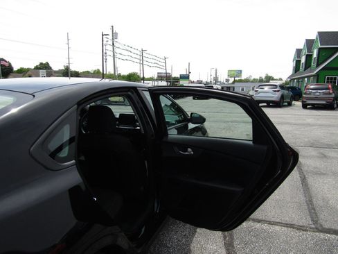 Used 2019 Kia Forte LXS FWD image 21