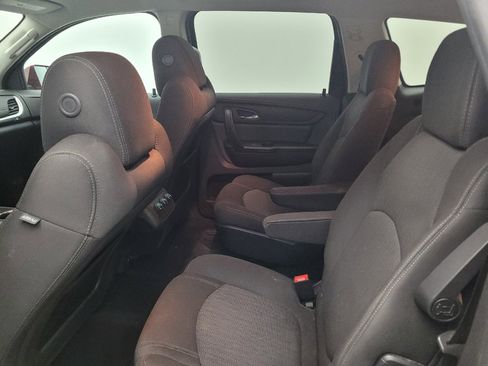 Used 2017 Chevrolet Traverse LT w/ Style and Technology Package FWD image 18