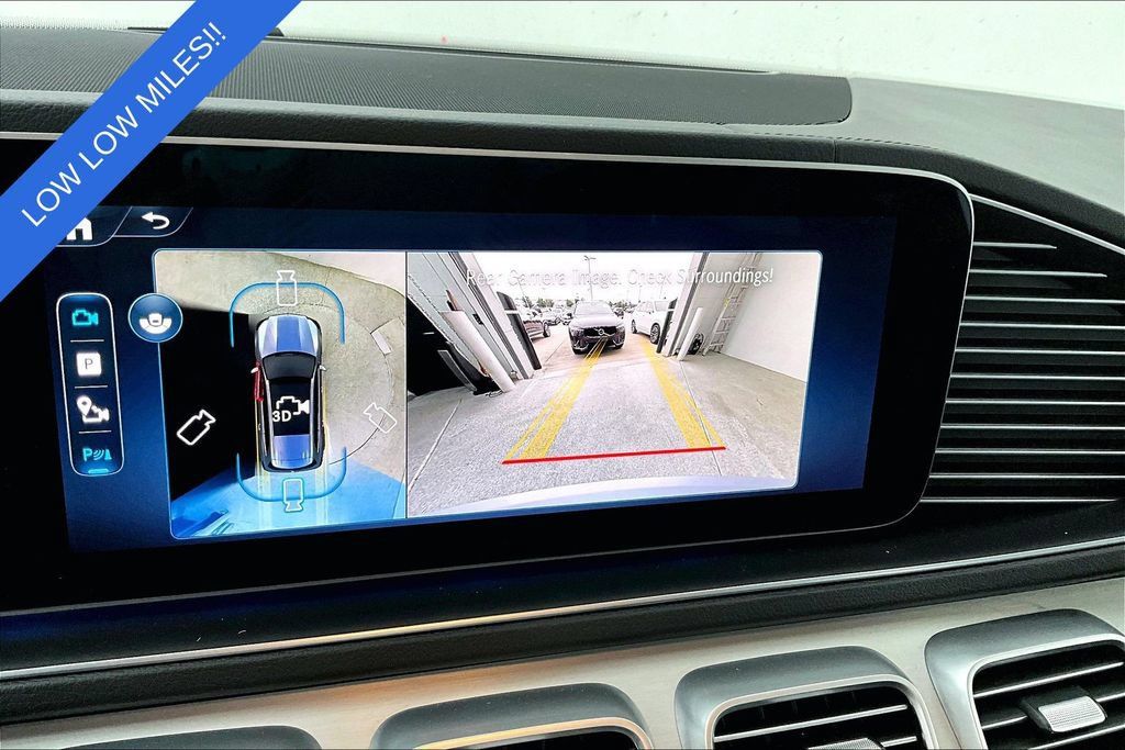 Used 2025 Mercedes-Benz GLS 450 4MATIC image 30