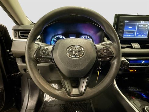 Used 2019 Toyota RAV4 LE image 12