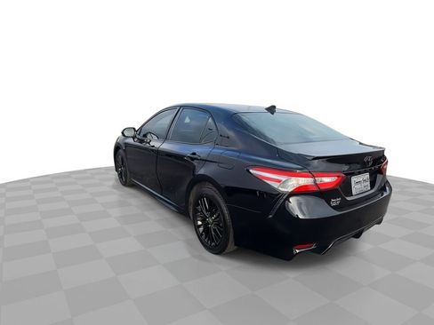 Used 2020 Toyota Camry SE image 6