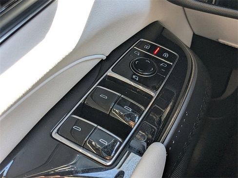 New 2026 Cadillac Lyriq Luxury image 21