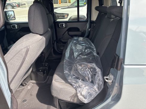 New 2026 Jeep Gladiator Sport image 18