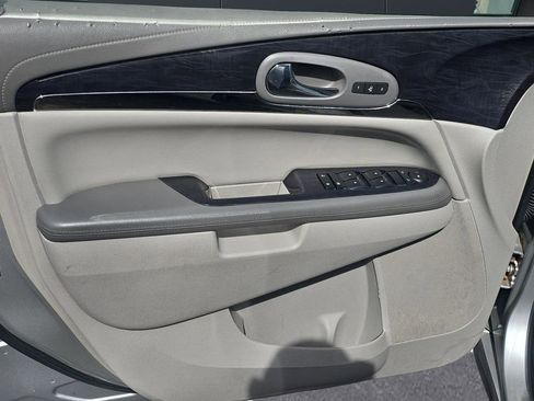 Used 2017 Buick Enclave Leather image 12