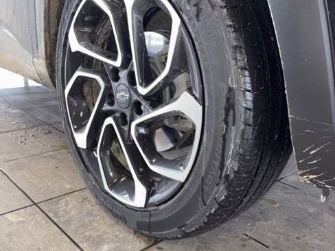 Used 2025 Chevrolet Trax RS w/ Sunroof Package image 4