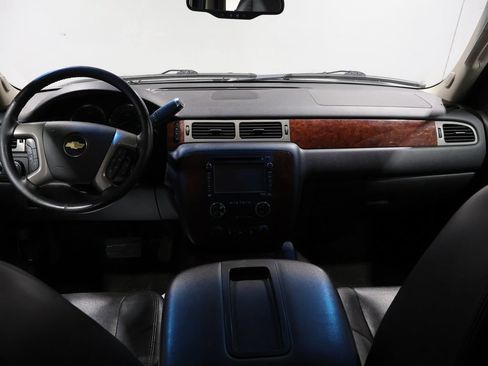 Used 2013 Chevrolet Avalanche LTZ AWD/4WD image 18