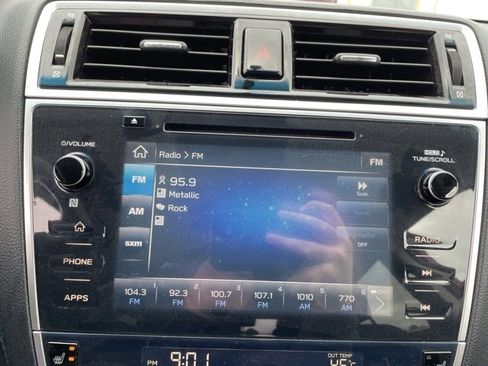 Used 2018 Subaru Outback 2.5i Premium image 16