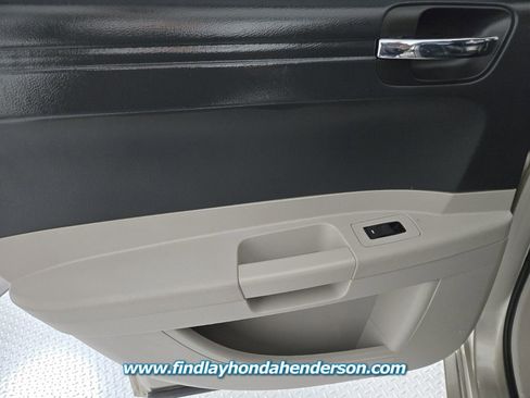 Used 2006 Chrysler 300 image 23