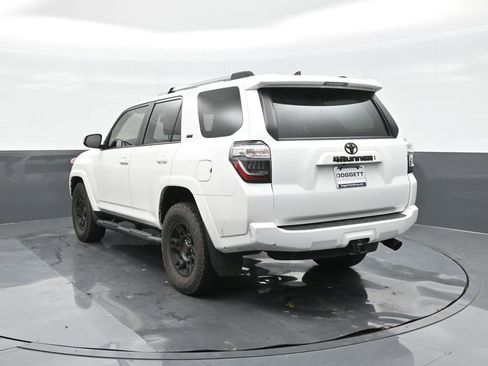 Used 2023 Toyota 4Runner SR5 Premium image 8
