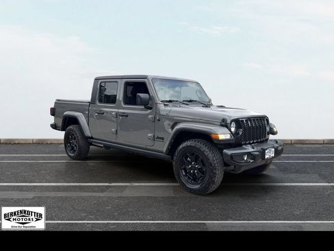 Used 2022 Jeep Gladiator Sport AWD/4WD image 1