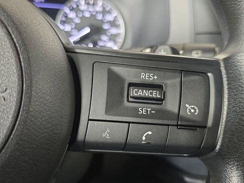 Used 2023 Nissan Pathfinder S image 32