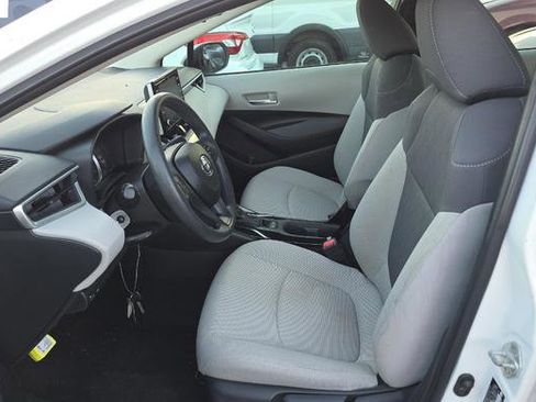 Used 2020 Toyota Corolla LE image 7