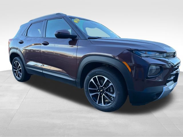 Used 2023 Chevrolet TrailBlazer LT w/ Convenience Package AWD/4WD image 9