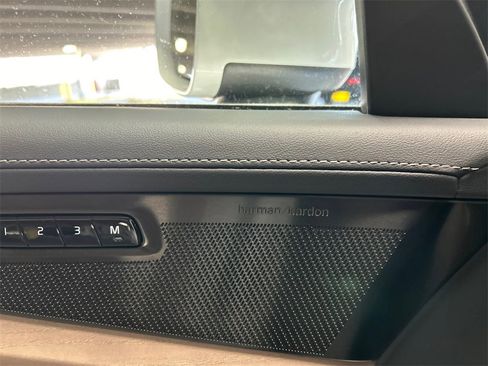 New 2026 Volvo XC90 B6 Plus w/ Protection Package Premier image 23