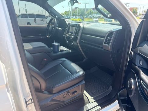 Used 2020 Ford Expedition XLT w/ Equipment Group 202A AWD/4WD image 13
