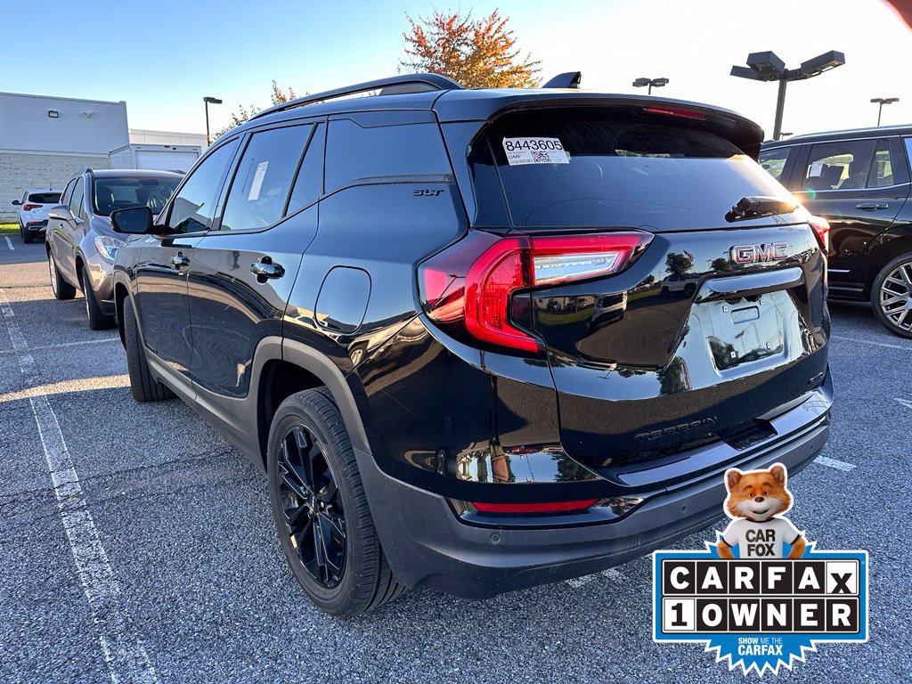 Used 2022 GMC Terrain SLT w/ Infotainment Package II AWD/4WD image 3