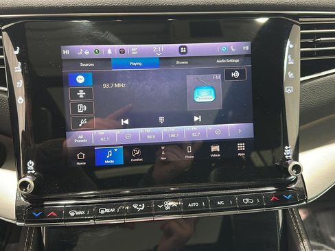 Used 2024 Jeep Wagoneer Series II image 13