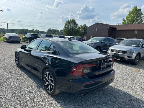 Used 2019 Volvo S60 T5 Momentum w/ Premium Package image 7