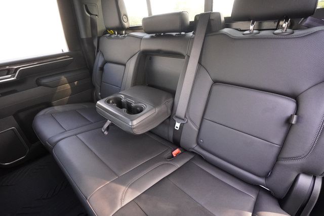 Used 2025 Chevrolet Silverado 2500 LTZ w/ LTZ Convenience Package AWD/4WD image 25