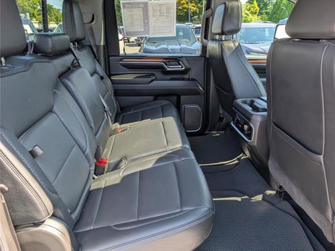 Used 2024 GMC Sierra 3500 Denali w/ Technology Package image 14