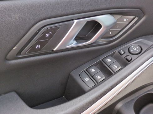 Used 2025 BMW 330i Sedan w/ M Sport Package image 14