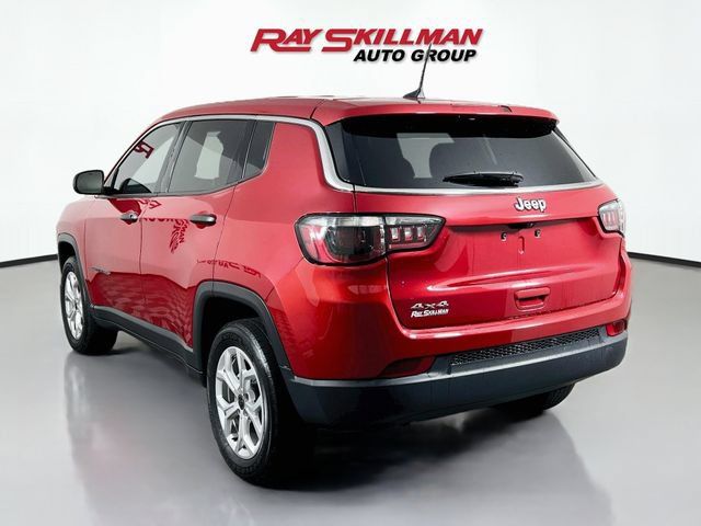 Used 2025 Jeep Compass Sport AWD/4WD image 5