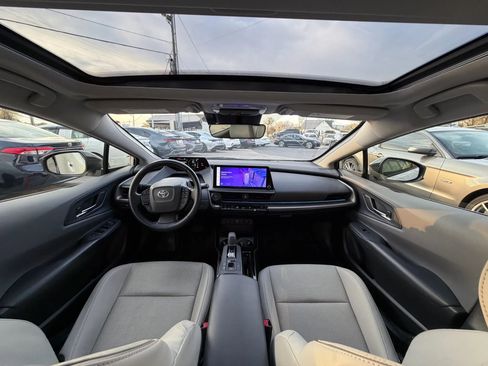 Used 2023 Toyota Prius XLE FWD image 12