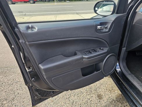 Used 2011 Dodge Caliber Mainstreet FWD image 23