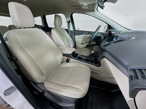 Used 2019 Ford Escape SE image 28