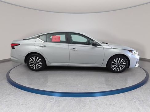Certified 2024 Nissan Altima 2.5 SV FWD image 4