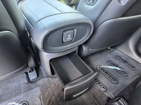 New 2026 Hyundai Palisade Calligraphy FWD image 16