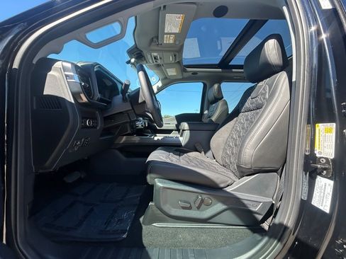 New 2026 Ford F250 Lariat w/ Black Appearance Package image 8