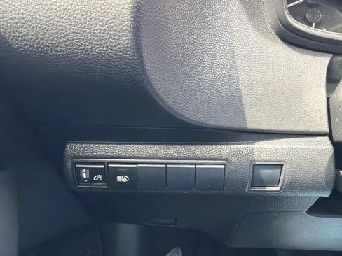 Used 2020 Toyota Corolla LE FWD image 15
