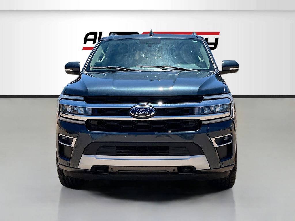 Used 2023 Ford Expedition Limited AWD/4WD image 2