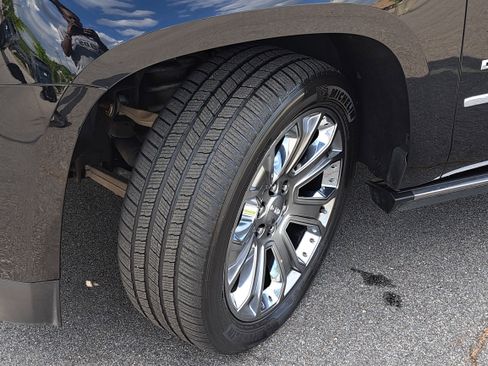 Used 2015 GMC Yukon XL Denali w/ Premium Package image 32