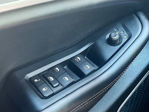 Used 2025 Jeep Grand Cherokee Limited AWD/4WD image 18
