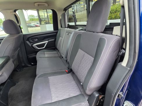 Used 2021 Nissan Titan SV AWD/4WD image 33
