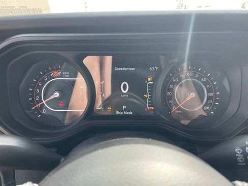 New 2025 Jeep Wrangler Unlimited Rubicon image 13