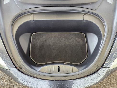 Used 2018 Tesla Model 3 Long Range AWD/4WD image 9