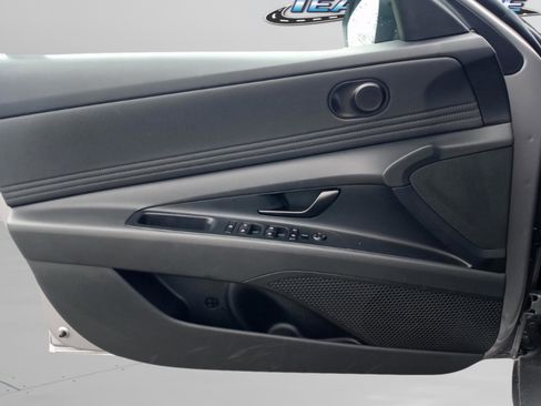 Certified 2025 Hyundai Elantra Sport image 32