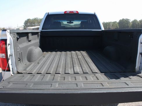 Used 2017 GMC Sierra 1500 SLE w/ SLE Value Package image 19