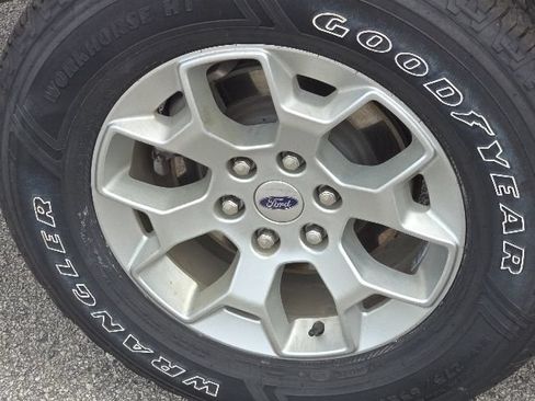 Used 2023 Ford F150 XLT AWD/4WD image 14