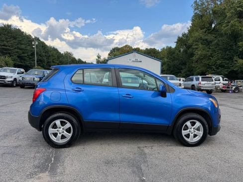 Used 2016 Chevrolet Trax LS AWD/4WD image 4