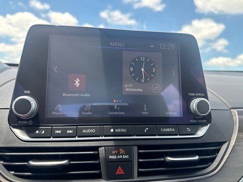 Certified 2025 Nissan Altima 2.5 SV FWD image 39
