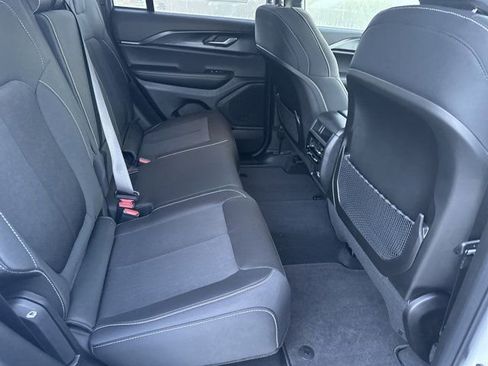 New 2025 Jeep Grand Cherokee Laredo X image 15