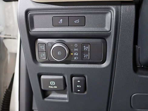 Used 2022 Ford Expedition Platinum AWD/4WD image 16