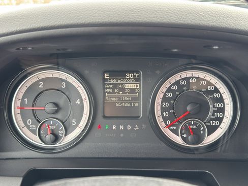 Used 2017 RAM 3500 Tradesman w/ Chrome Appearance Group image 32