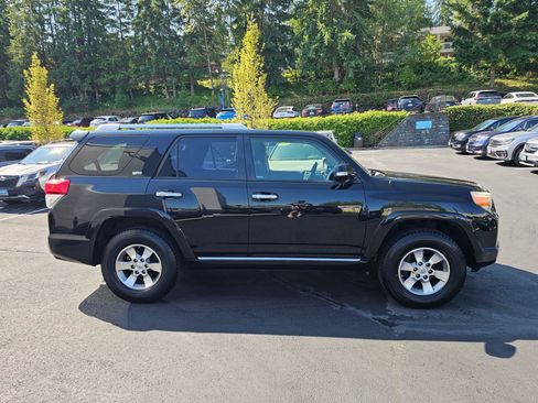 Used 2012 Toyota 4Runner SR5 w/ Convenience Pkg AWD/4WD image 8
