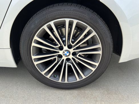 Used 2019 BMW 530i w/ Convenience Package RWD image 13